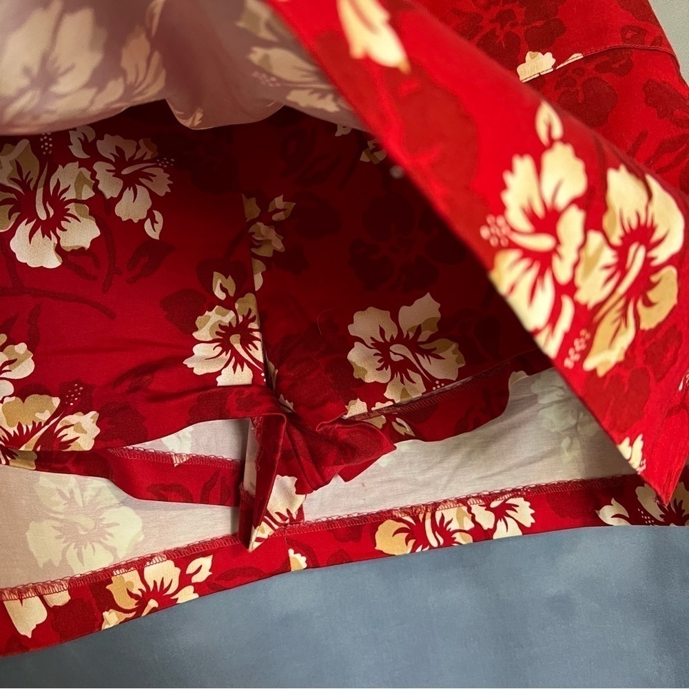 red floral skort with 2 zip front pockets by Paraphrase size 6. EUC - Picture 5 of 9